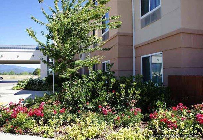 Fairfield Inn & Suites Redding Ngoại thất bức ảnh